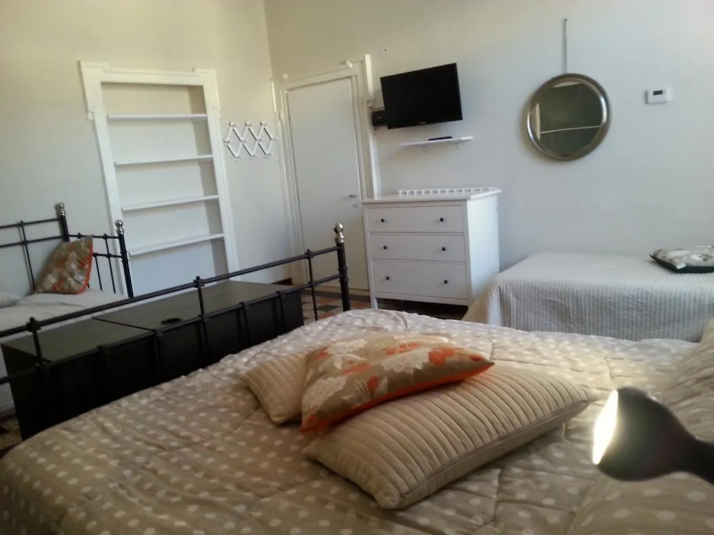 Apartment Appartamento Loreto Milan